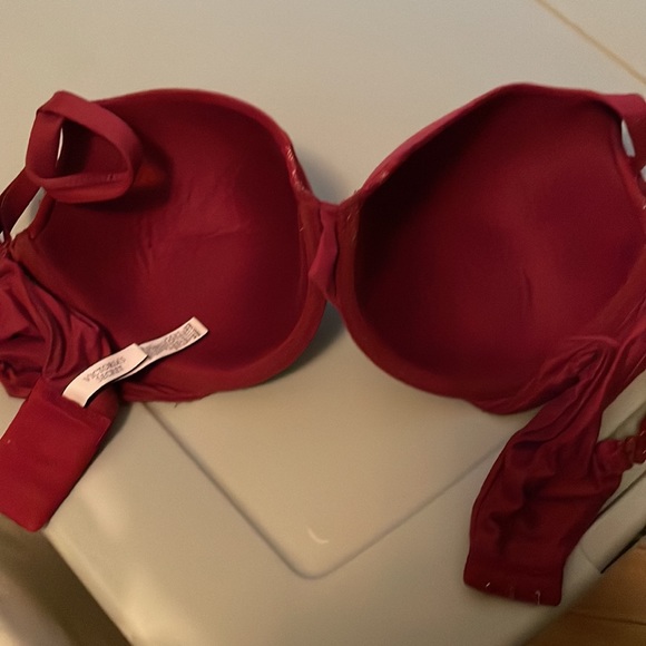 4 Victoria secret bras , GUC lots of wear left. See all pics for any flaws . - Picture 10 of 11